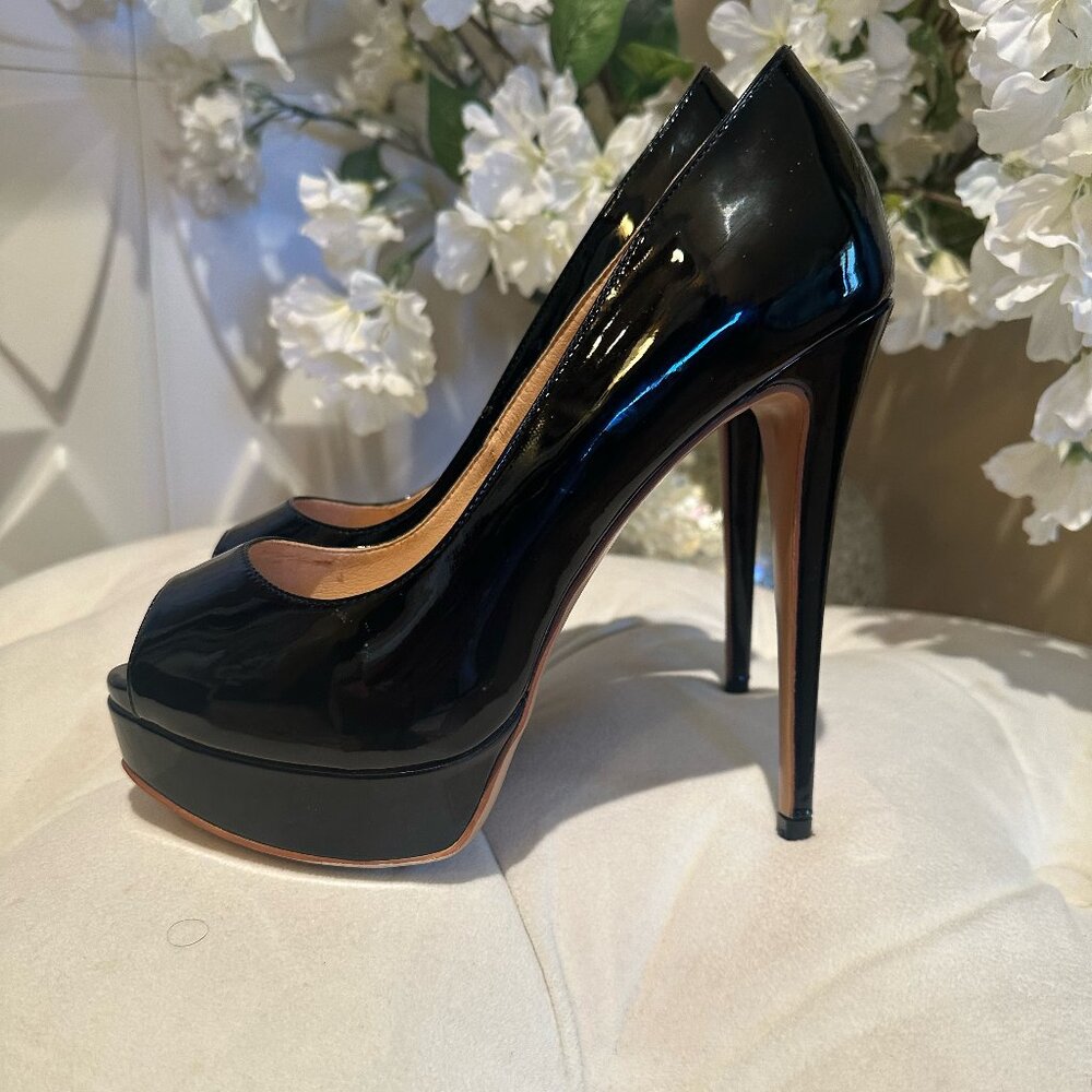 MERUMOTE Platform Stiletto Peep Toe Heels - Size 8.5